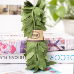 10M/rulliprinditud paelad k&auml;sit&ouml;&ouml;ks Kingipakendite paelad Kuldne pael kodupeole pulmadeks Dekoratiivne k&auml;sitsi valmistatud isetehtud puulehtede lint 10 Meters roheline