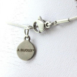 Pierres et Min&eacute;raux. Collier Kunzite du Br&eacute;sil + Perles Lave 8 mm Chaine en acier inoxydable.