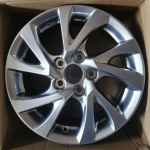 Toyota Corolla 15 terasvelg 16 rehviga, &uuml;hildub alumiiniumist kahekordse mootoriga Leviniga 16-inch Corolla weighted