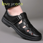 Paar k&auml;sit&ouml;&ouml;na valmistatud suvised meeste nahast stiilsed vabaaja sandaalid 44