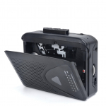 Kassetim&auml;ngija Walkmani kassetim&auml;ngija kaasaskantav k&otilde;lar Mitu toiteallika meetodit AMFM-raadio must