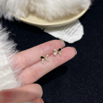 Bow Stud k&otilde;rvar&otilde;ngad Naiste ni&scaron;ikujundusega k&otilde;rvar&otilde;ngad Mikroinkrusteeritud tsirkoonist lihtsad heledad luksuslikud k&otilde;rvar&otilde;ngad