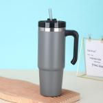 30 untsi &otilde;lgedest isoleeritud tass 304 roostevabast terasest k&auml;epidemega, suure mahutavusega isoleeritud k&uuml;lmaisolatsiooniga kahekihiline vaakumkohvitass 401-500ml must