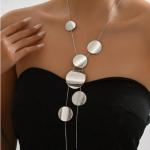 1 tk Elegantne Statement stiilis geomeetriline &uuml;mmargune l&auml;ikiv harjatud ebaregulaarne &otilde;huke ussikett pikk ripats kaelakee naistele