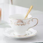 British Court Luxury Tracing Gold kohvitass ja taldrik Kaheosaline keraamilise tassi komplekt veetass Lilletee tass piimatass