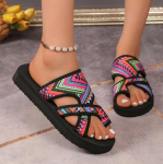 Uued naiste vabaaja stiilsed suure suurusega lamedad sandaalid, uued naiste moodsad vabaaja lamedad sussid. 43