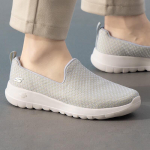 Skechers Naiste GO WALK JOY Kerged libisevad k&auml;imissussid 39