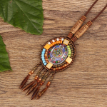 Etnilises stiilis Nepali ehted, nahast kaelakee, eksootiline disain, k&auml;sitsi kootud vintage B&ouml;&ouml;mi esemed