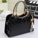 Euroopa ja Ameerika &Uuml;hendriigid Naiste k&auml;ekott Mood Elegantne Crossbody kott Senior Punane Pulmakott 100 K&auml;ekott Lihtne vabaaja 28*11*20cm must