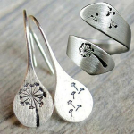 Naiste vanaaegne k&otilde;rvar&otilde;ngas v&otilde;ilille disain klassikalises stiilis elegantne k&otilde;rvar&otilde;ngas v&otilde;ilille spiraaliga avatav ja s&otilde;rmer&otilde;ngas reguleeritav ehtekomplekt Earrings+Ring