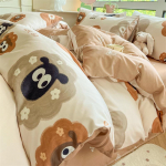 Neljaosaline puhtast puuvillast v&auml;ike v&auml;rske lilleline tekikate &uuml;histoa voodilina Kolmeosaline voodipesu komplekt 1.5m bed