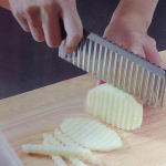 K&ouml;&ouml;giviljal&otilde;ikur roostevabast terasest kartuli lainelise servaga nuga vidin K&ouml;&ouml;givilja-puuvilja-kartulil&otilde;ikur JM08