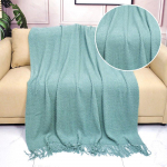 &Uuml;hev&auml;rviline kootud dekoratiivtekk tutiga, sobib ideaalselt voodisse, uinaku v&otilde;i retrodiivani kasutamiseks Cushion Cover Only