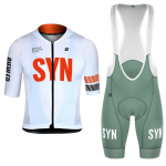 Valge S&uuml;nteetiline Suvine Hingav ja Mugav Meeste Jalgrattakomplekt L&uuml;hikeste Varrukatega Jersey ja Traksidega P&uuml;ksid Punane Logo Maastikurattariided M