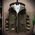 Jakk Meeste avara suures suuruses mitme taskuga jope, mis saab kapuutsi &auml;ra v&otilde;tta 8XL