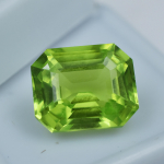 Naturaalne 9,75 ct Kaunis Roheline Peridoot Smaragdl&otilde;ikega SERTIFITSEERITUD Lahtine V&auml;&auml;riskivi 12.1 mm approx roheline