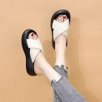Slippers v&auml;lisjalan&otilde;ud Uus suvine uus muffin paks tald libisemiskindel ristv&ouml;&ouml; pehme tald vabaaja ranna jahedad sussid 35【foot length 22.5cm】 beež