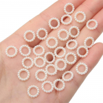 Akr&uuml;&uuml;lhelmed Retro ringikujuliste helmeste eraldamise geomeetria DIY kaelakee k&auml;ev&otilde;ru k&otilde;rvar&otilde;nga ehete valmistamiseks 10mm 340pcs puhas