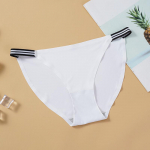 Moodsad &otilde;mblusteta alusp&uuml;ksid naiste madala k&otilde;rgusega p&uuml;ksid Mugavad alusp&uuml;ksid triibuline v&ouml;&ouml; j&auml;&auml;siidist seksikas naiste pesu intiimsed M valge