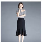 Suvine must &scaron;ifoonist l&uuml;hike seelik poolseelik naiste k&otilde;rge v&ouml;&ouml;kohaga, ebakorrap&auml;rase volangi servaga m&auml;hitud puusa kalasaba seelik L