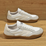 Uued kevad-suvised meeste ja naiste hingavad vabaaja spordijalatsid libisemiskindlad kulumiskindlad treeningjalatsid Paaridele 42