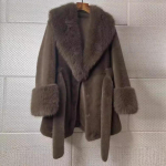 &Uuml;hev&auml;rviline keskmise pikkusega kunstkarusnahast mantel naistele talvine kunstrebase suur karusnahast kraega pikkade varrukatega parkad moekas pealisr&otilde;ivas XL kohv