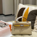 Uus ehtsast nahast teise p&otilde;lvkonna kott Mini kott peopesaprinteriga veisenahast &uuml;he &otilde;laga naiste ristkehaga kott Klassikaline moodne ja mitmek&uuml;lgne 21cm+box with silk scarf valge/kollane