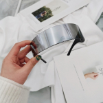 Futuristlikud s&otilde;dalase p&auml;ikeseprillid: Trendikad, integreeritud peoklaasid isikup&auml;rastatud peapaelaga As shown