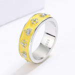 Klassikaline ni&scaron;idisain naiste s&otilde;rmus, mood kollane k&auml;sitsi valmistatud emailiga ehted Cross Wildernessi kroonimustriga s&otilde;rmuse aastap&auml;eva ehted 6 beež