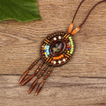 Etnilises stiilis Nepali ehted, nahast kaelakee, eksootiline disain, k&auml;sitsi kootud vintage B&ouml;&ouml;mi esemed