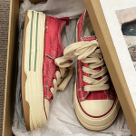 Ni&scaron;idisainiga paksu tallaga l&otilde;uendikingad lastele kevadel ja s&uuml;gisel, uued mitmek&uuml;lgsed vabaaja spordijalatsid, lauakingad 35