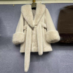 &Uuml;hev&auml;rviline keskmise pikkusega kunstkarusnahast mantel naistele talvine kunstrebase suur karusnahast kraega pikkade varrukatega parkad moekas pealisr&otilde;ivas L beež