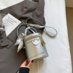Naiste kott Uus mood Punane &auml;mbrikujuline Crossbody kott Korea tekstuuri nahast Peokotid T&ouml;&ouml;le mitmek&uuml;lgne V&auml;ike kott