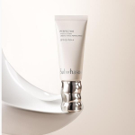 Sulwhasoo T&auml;iuslikuks muutev tooniv kreem 5 v&auml;rvi SPF40 PA++ 1. Ivory