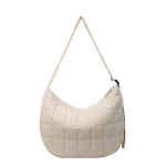 Suure mahutavusega kandekott Naiste &otilde;lakott, mis on m&otilde;eldud reisimiseks roheline