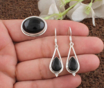 Must On&uuml;ks V&auml;&auml;riskiviga S&otilde;rmuse ja K&otilde;rvar&otilde;ngaste Komplekt, K&auml;sitsi Valmistatud Disainerehted, Boho Ehted, 925 H&otilde;beehted, H&otilde;bedane Amulett Ehted, Pulmakink 10 Ring Size