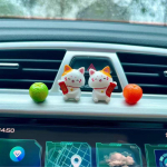 4/6/8tk Uus auto Lucky Cat Armas Lucky Cat Loomadekoratsioon Oranž Puuvili Auto Keskkonsool tahavaatepeegel Loov dekoratiivne ornament