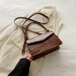 Kivist mustriga kommiv&auml;rvi suvine moodne uus v&auml;ike kott Moodne &uuml;he &otilde;laga v&auml;ike kandiline kott kaenlaalused naistele