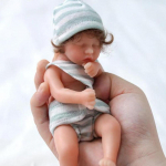Boy Reborn Baby Dolls Silikoonist Smile Baby Doll Elutruu mini vasts&uuml;ndinud nukk Stressivastane Elutruu 3D nahatooniga m&auml;nguasi kingitus