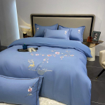 Elegantne puuvillane harjatud neljaosaline voodipesukomplekt: &Uuml;hev&auml;rviline nahas&otilde;bralik voodilina ja tekikott. 2.0m Bed Sheet Set [Duvet 200X230] Four-Piece Set