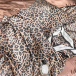 Luksuslik 100% mooruspuu siidist 4-osaline voodipesukomplekt Kahepoolne satiinsiinist tekikott & pinguldatud lina & padjap&uuml;&uuml;rid Esmaklassiline siidist kodutekstiil 2.0m 4Pcs Set