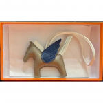 Nahast Pegasuse ripatsi materjalipakett, V&auml;ikese hobuse tiivad, Nahast hobuse armastuse koti aksessuaarripats