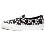Vans OG Classic Slip-On LX J&auml;nese Aasta - Must Unisex Tossud Valge VN0A32QNBML 39 black