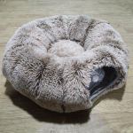 Talvine pl&uuml;&uuml;sist kassitunnel - Kokkupandav soe kassivoodi koheva peidukohaga nelja hooaja lemmikloomakoobas m&auml;ngimiseks ja magamiseks Coffee - Tunnel Nest