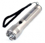 Solar LED Flashlight Torch in Aluminum Alloy - Lighting distance 200 m