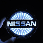 Auto Esiosa Tagumine LED Embleem M&auml;rk Valgusti Kleebis Nissan Qashqai Teana Sentra Sylphy XTrail Patrol Juke Almera Versa Tarvikud 11.7 X 10.0cm valge