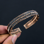 Oks&uuml;deeritud vasktraadist m&auml;hitud mansettk&auml;ev&otilde;ru, reguleeritav Adjustable pruun