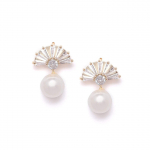 Kuldses toonis s&auml;delev baguette teemant- ja p&auml;rlk&otilde;rvar&otilde;ngas naistele FREE SIZE