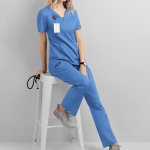 Naiste meditsiinilise vormikoorija komplekt Medical Scrubs &uuml;lemised p&uuml;ksid, riidest V-kaelusega n&ouml;&ouml;riga p&uuml;ksid XL sinine