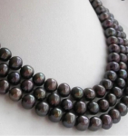 Vapustav super 3 rida 8-9 mm &uuml;mmargune musta mageveep&auml;rli kaelakee